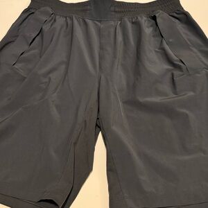 dark gray men’s lululemon shorts longer inseam great condition xl